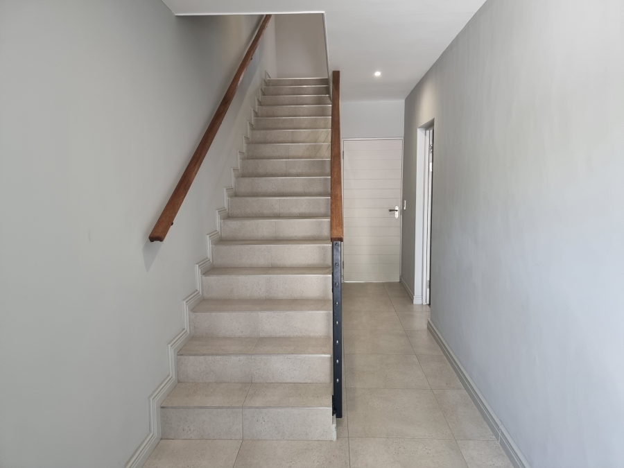 To Let 4 Bedroom Property for Rent in Royal Ascot Western Cape